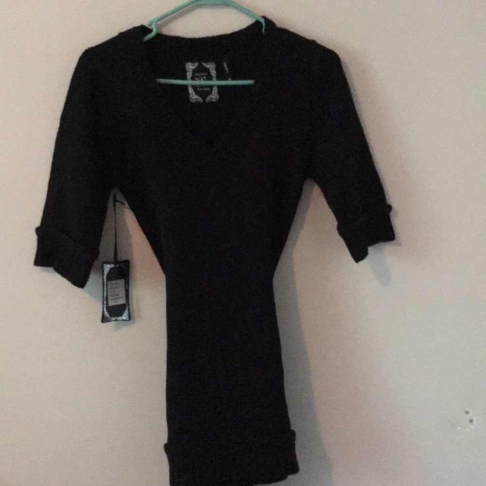 Black New York Yoki Collectipn blouse.